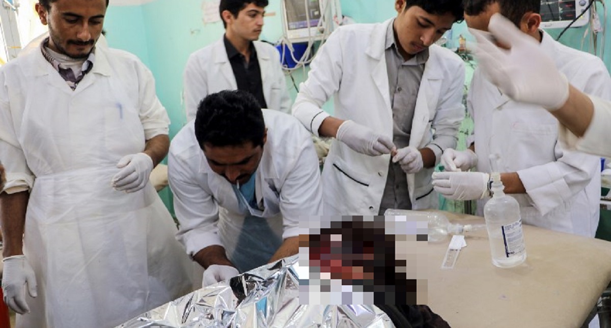 Mueren 39 en bombardeo a autobús con niños en Yemen - yemen