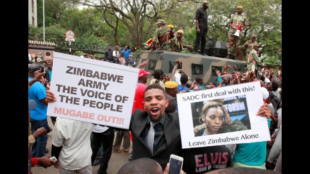 Ejército mata a un hombre durante protestas en Zimbabue - zimbabue-int