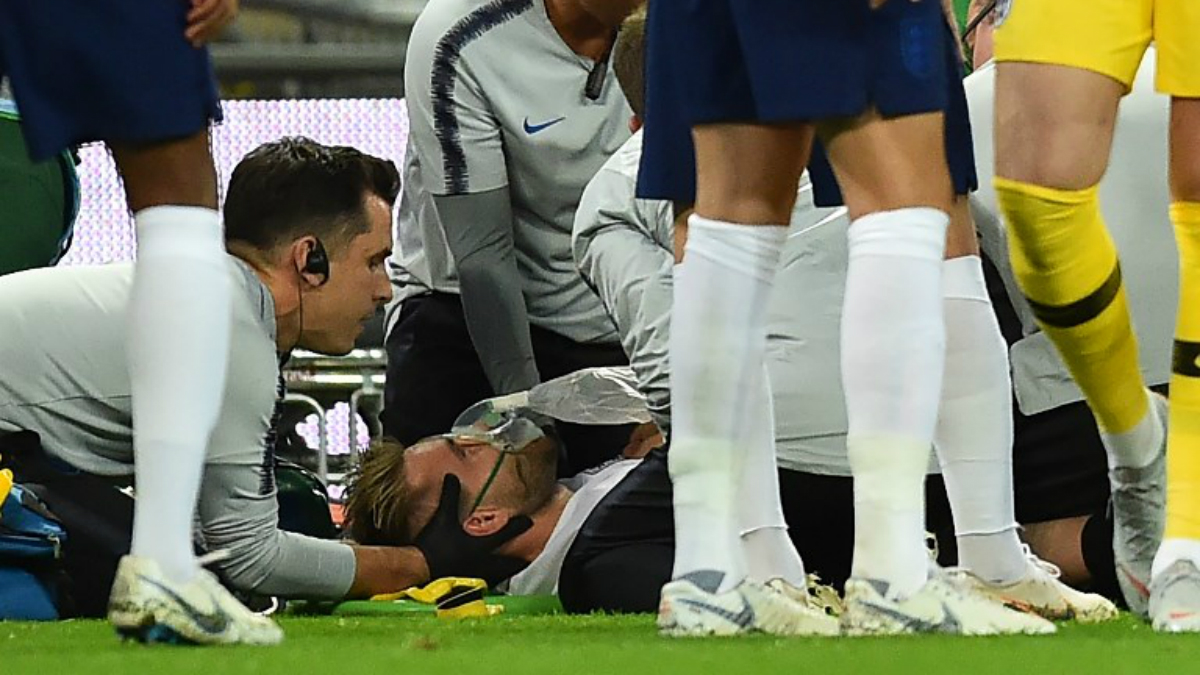 Luke Shaw abandona concentración con Inglaterra por golpe en la cabeza