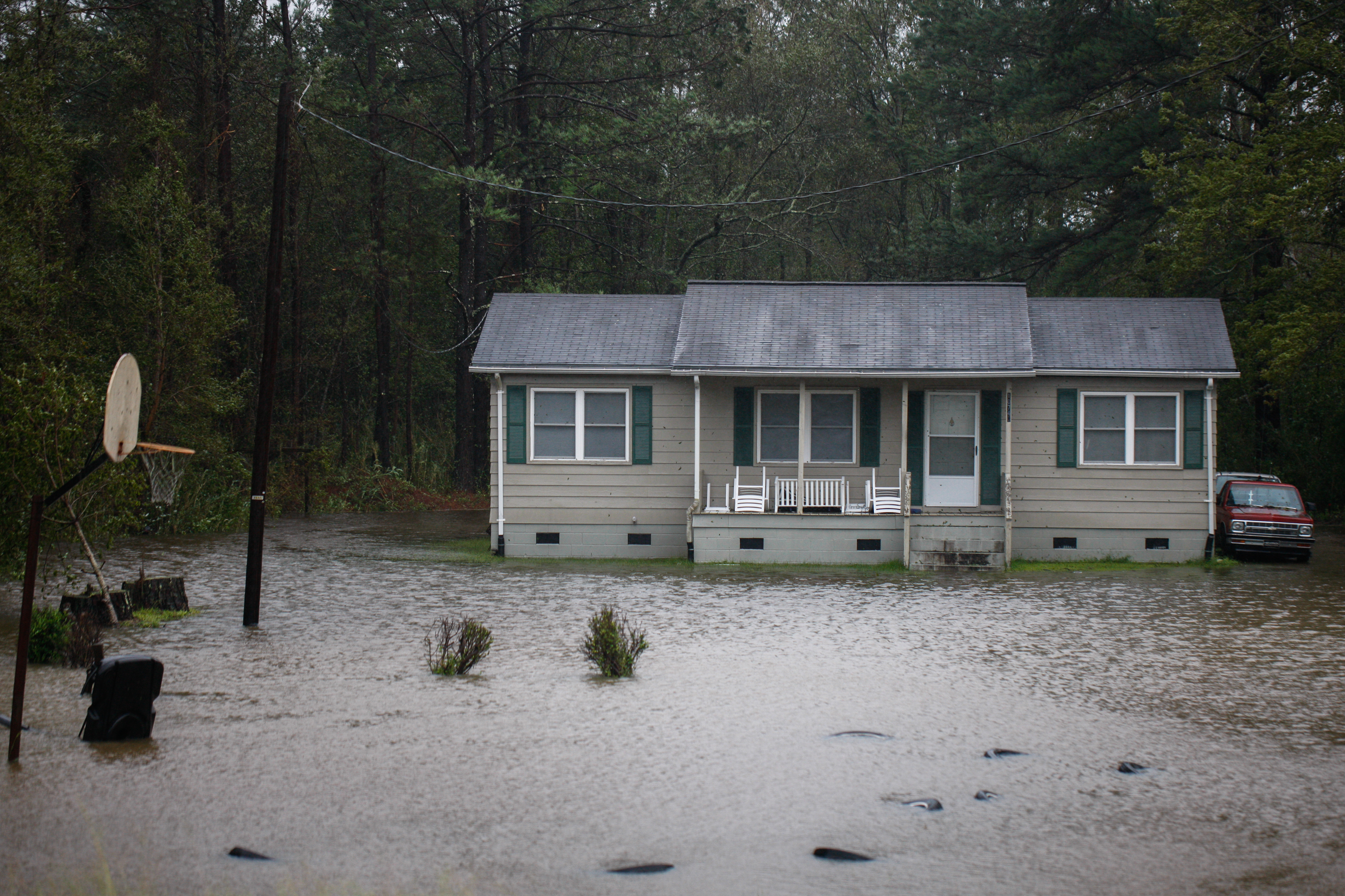 Florence se convierte en tormenta tropical
