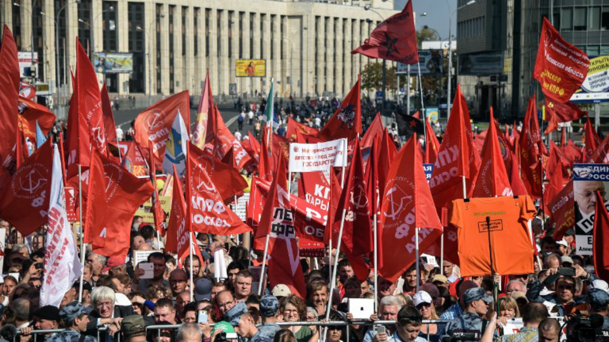 Miles se manifiestan en Moscú por aumento a edad de jubilación