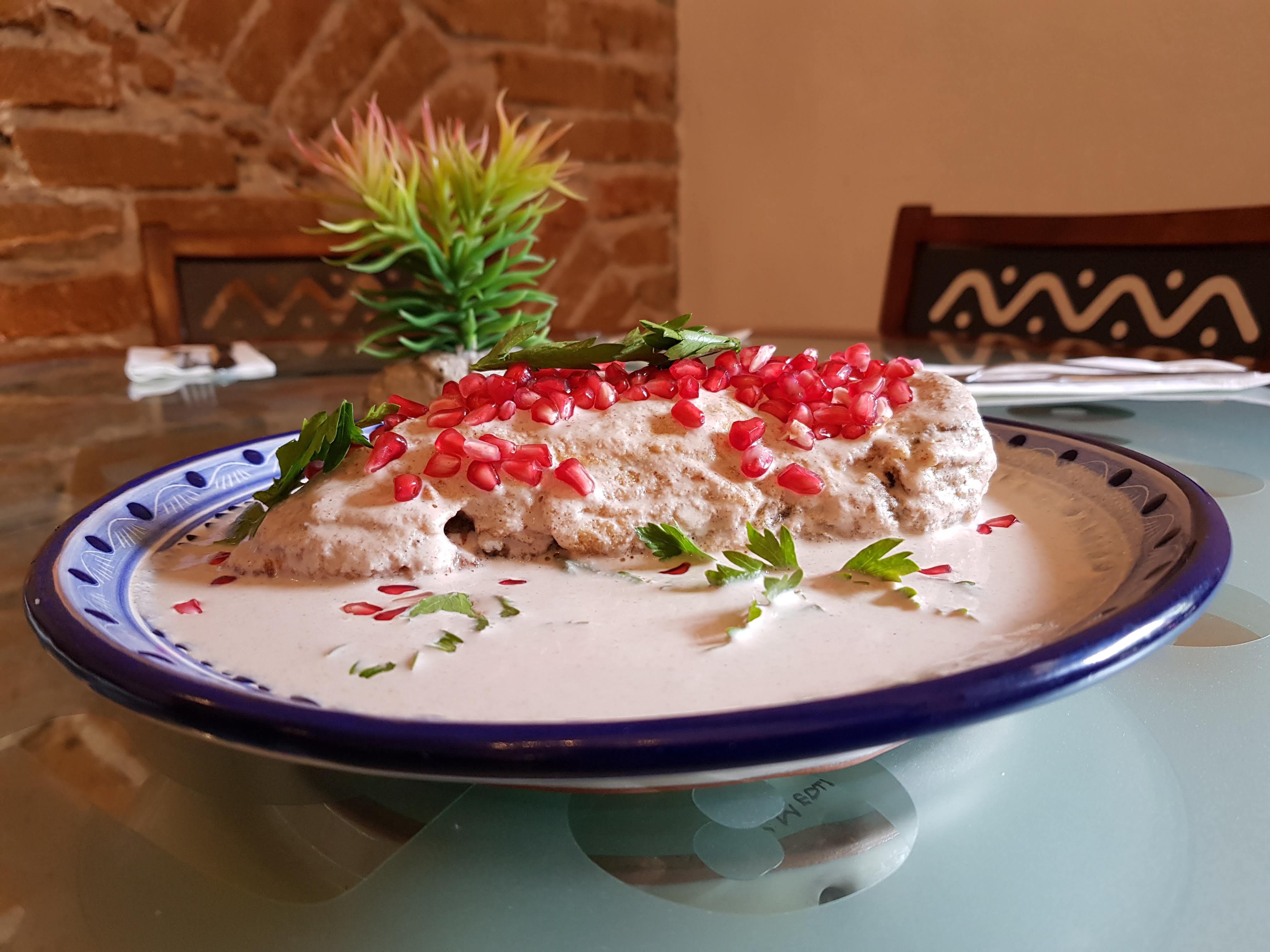 El origen de los muy poblanos chiles en nogada