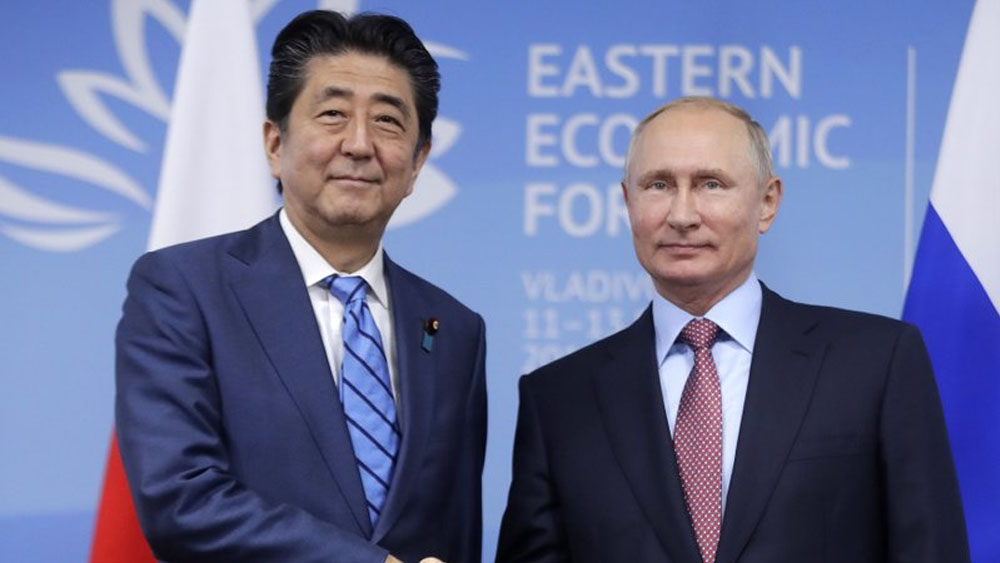 Abe y Putin se reunirán para analizar tratado de paz