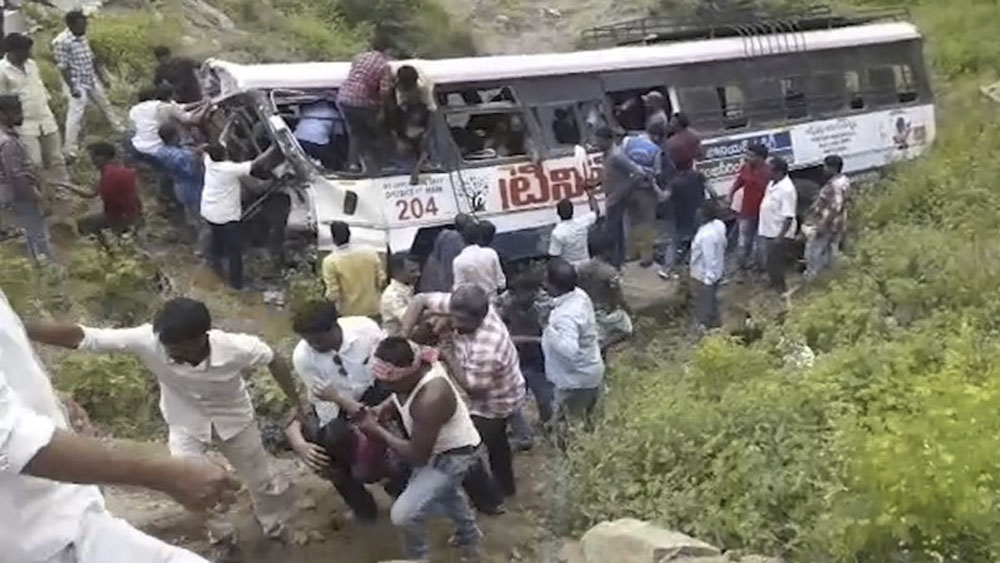 Accidente de autobús deja al menos 50 muertos en India