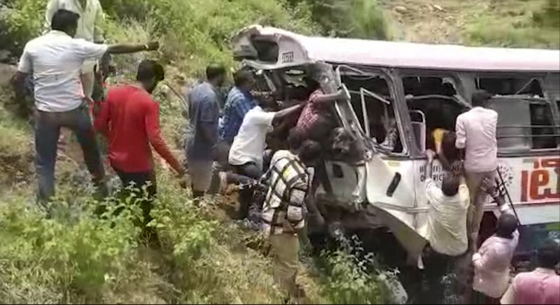 Accidente de autobús deja al menos 50 muertos en India - accidente-autobus-india1