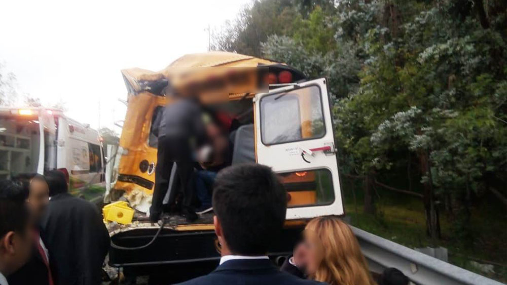 #Video Choque de autobús provoca caos en la Chamapa-Lechería