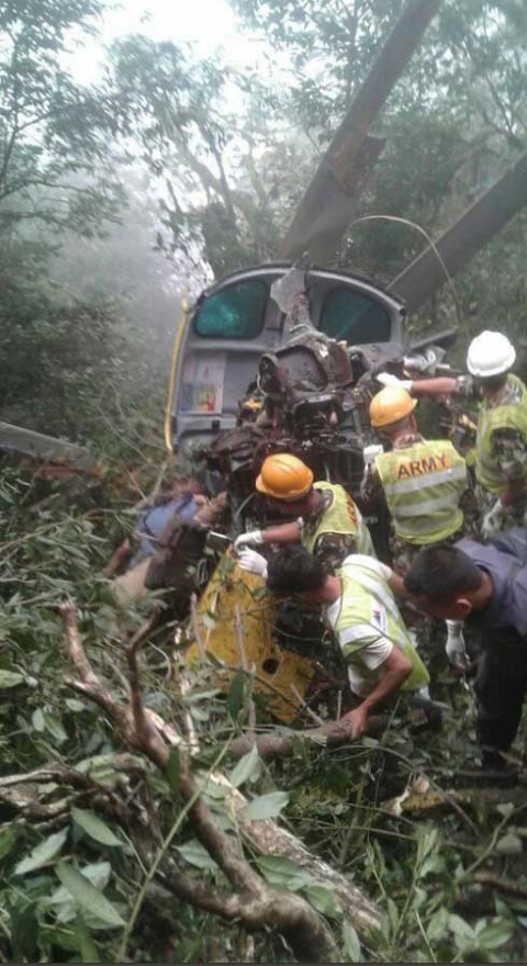 Seis muertos tras caída de helicóptero en el Himalaya - accidente-helicoptero-himalaya-nepal892018nota