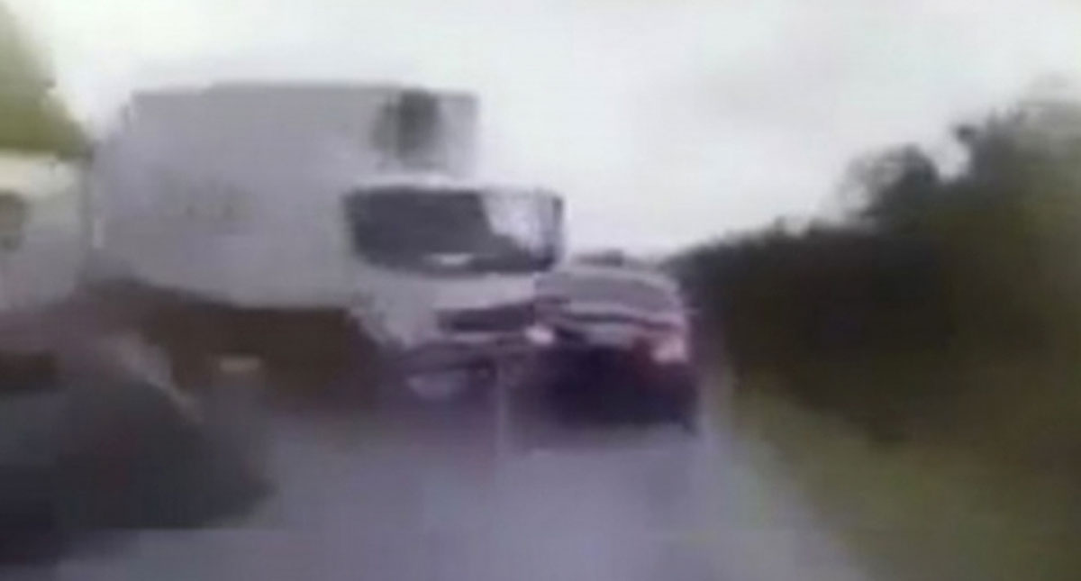 #Video Presidente de Moldavia resulta herido en accidente de carretera