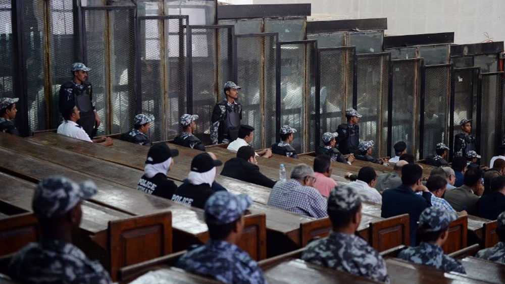 Sentencian a pena de muerte a 75 personas en Egipto