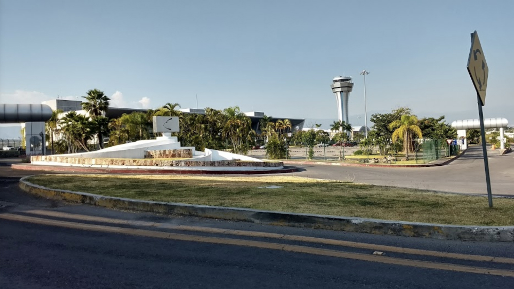 Es Aeropuerto de Cuernavaca alternativa al AICM: Cuauhtémoc Blanco Es Aeropuerto de Cuernavaca alternativa al AICM: Cuauhtémoc Blanco