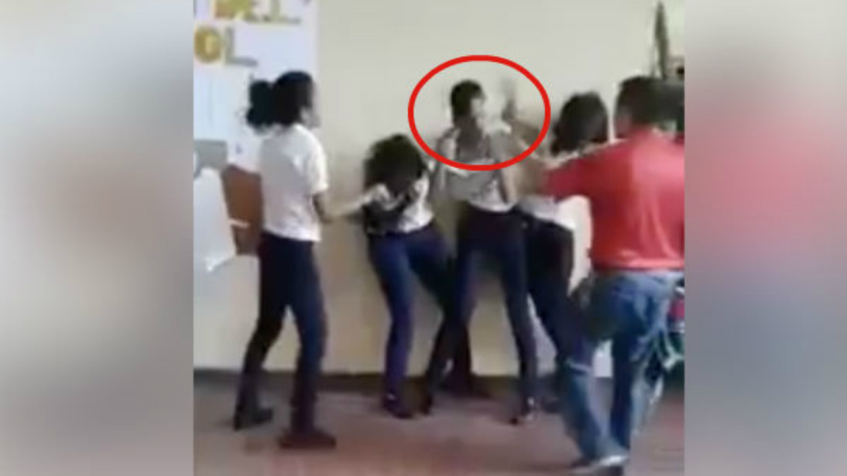 #Video Joven que agredió a compañera habría sido víctima de bullying