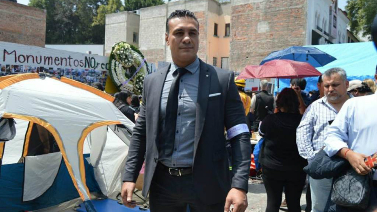 Alberto El Patrón homenajea a víctimas del 19 de septiembre