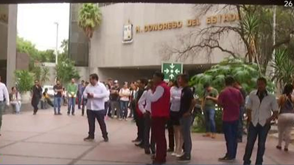 Desalojan edificio por amenaza de bomba en Monterrey