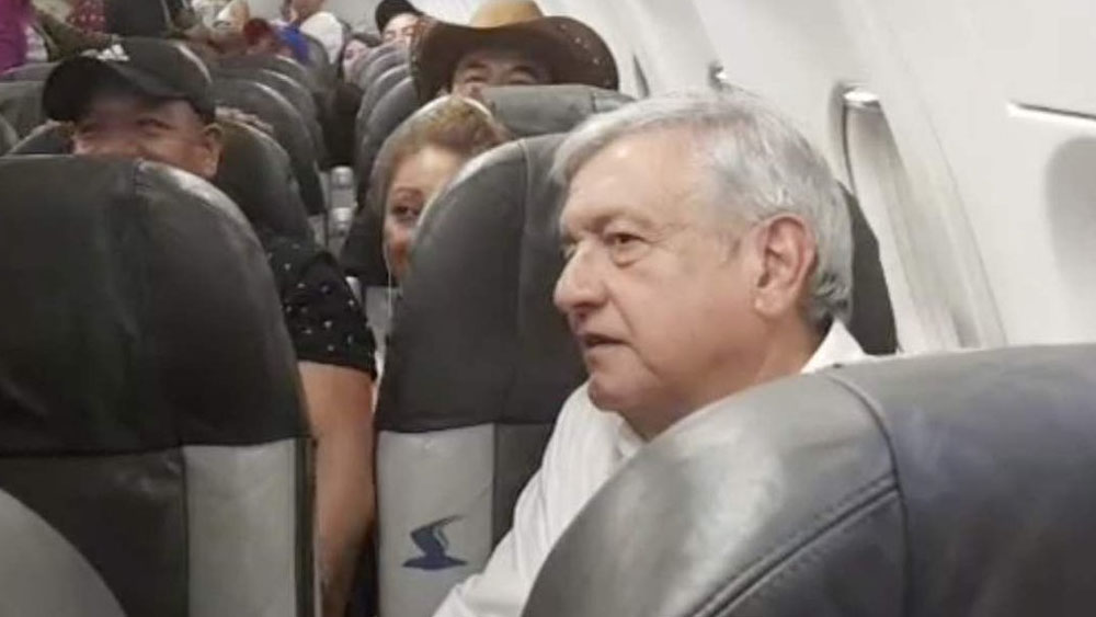 #Video Se retrasa vuelo de López Obrador #Video Se retrasa vuelo de López Obrador