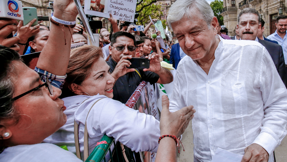 AMLO anuncia construcción de nueva línea del Tren Ligero en Jalisco