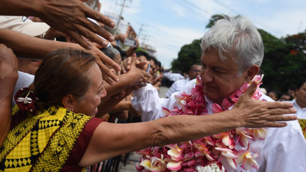 Pide AMLO a CNTE dar clases toda la semana
