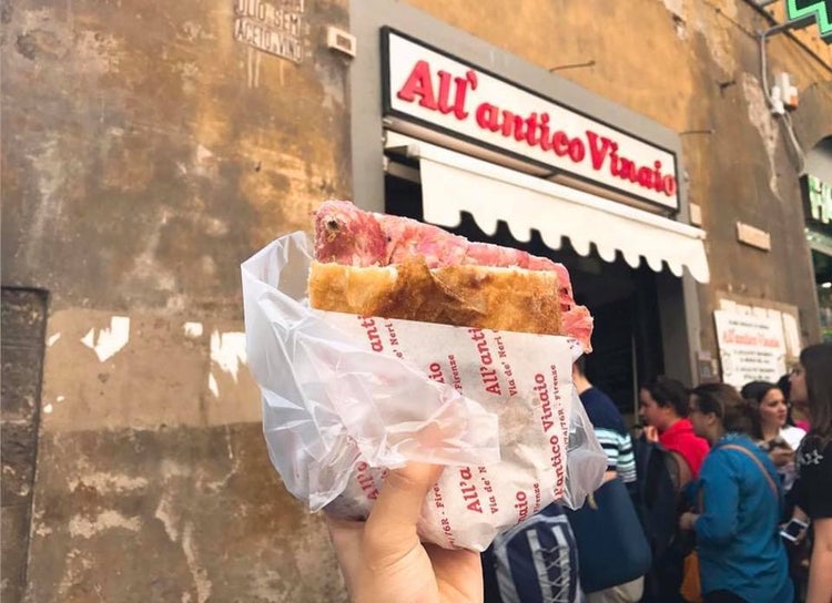 Florencia impone multa a turistas que coman en la calle - antico-vinaio