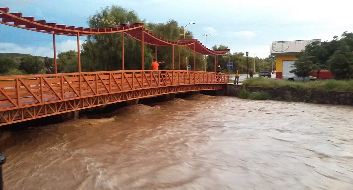 Lluvias detonan alerta por nivel de presas en Zacatecas - arroyo-zacatecas-lluvias