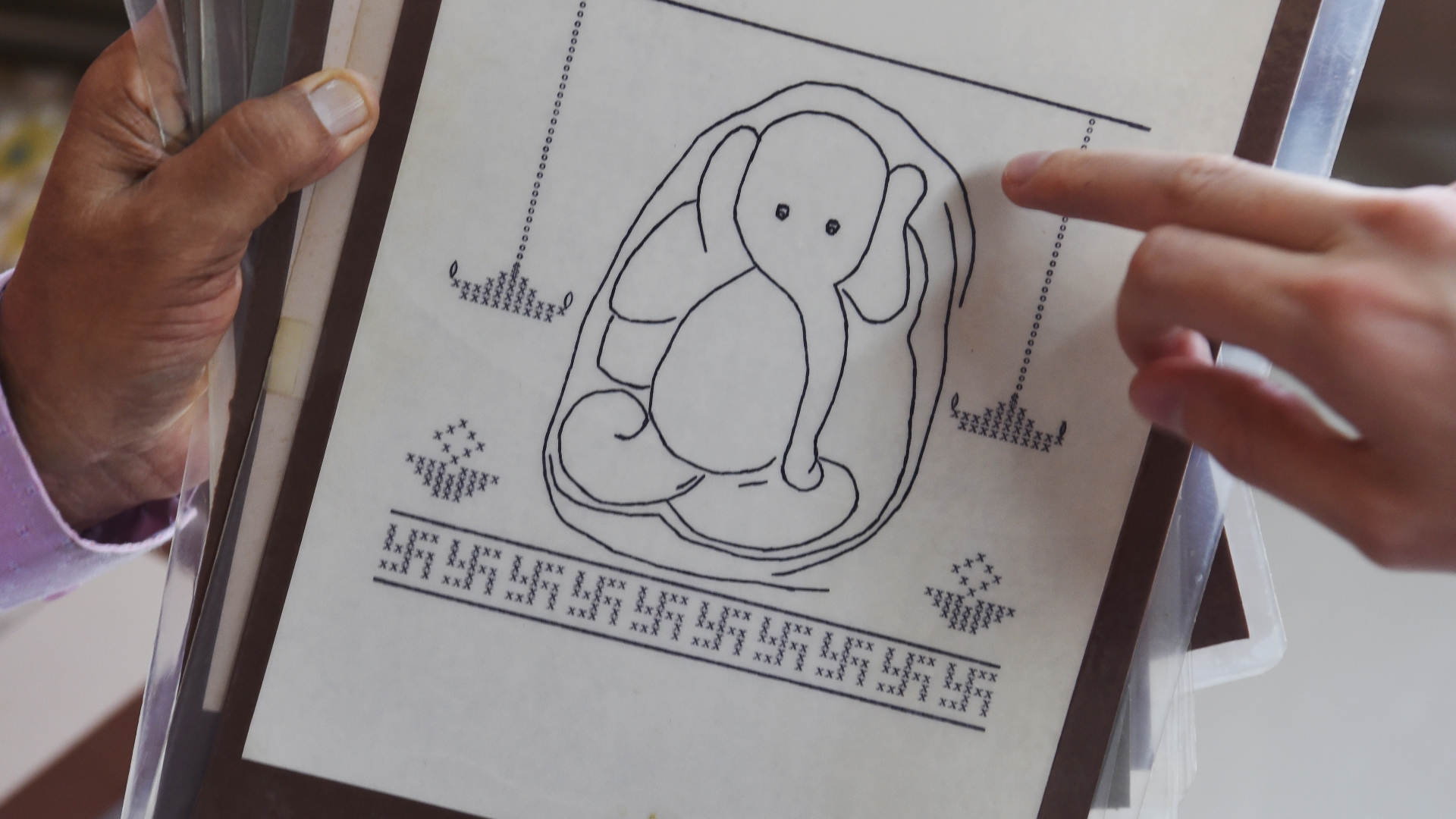 Artista indio dibuja retratos con una máquina de escribir - artista-indio-maquina-de-escribir-chandrakant-bhide-5