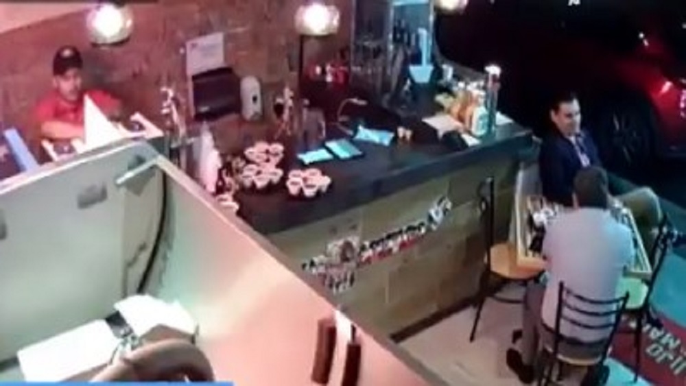 Fin de semana termina con tres robos en la Ciudad de México - asalto-en-negocio-de-crepas-cdmx