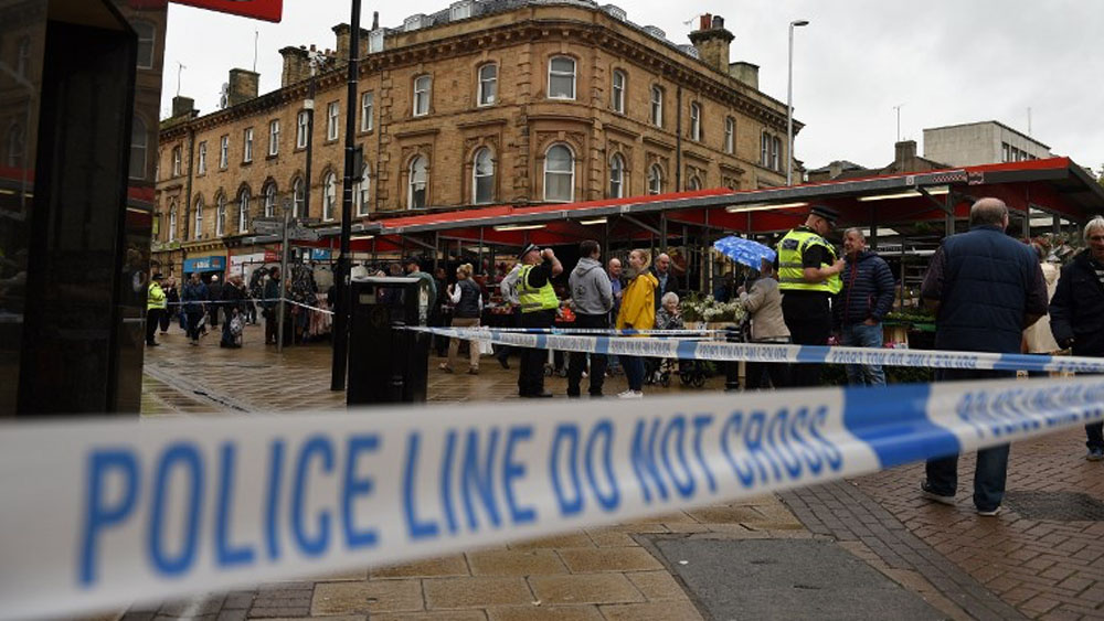 Detienen a mujer que atacó con cuchillo a hombre en Reino Unido