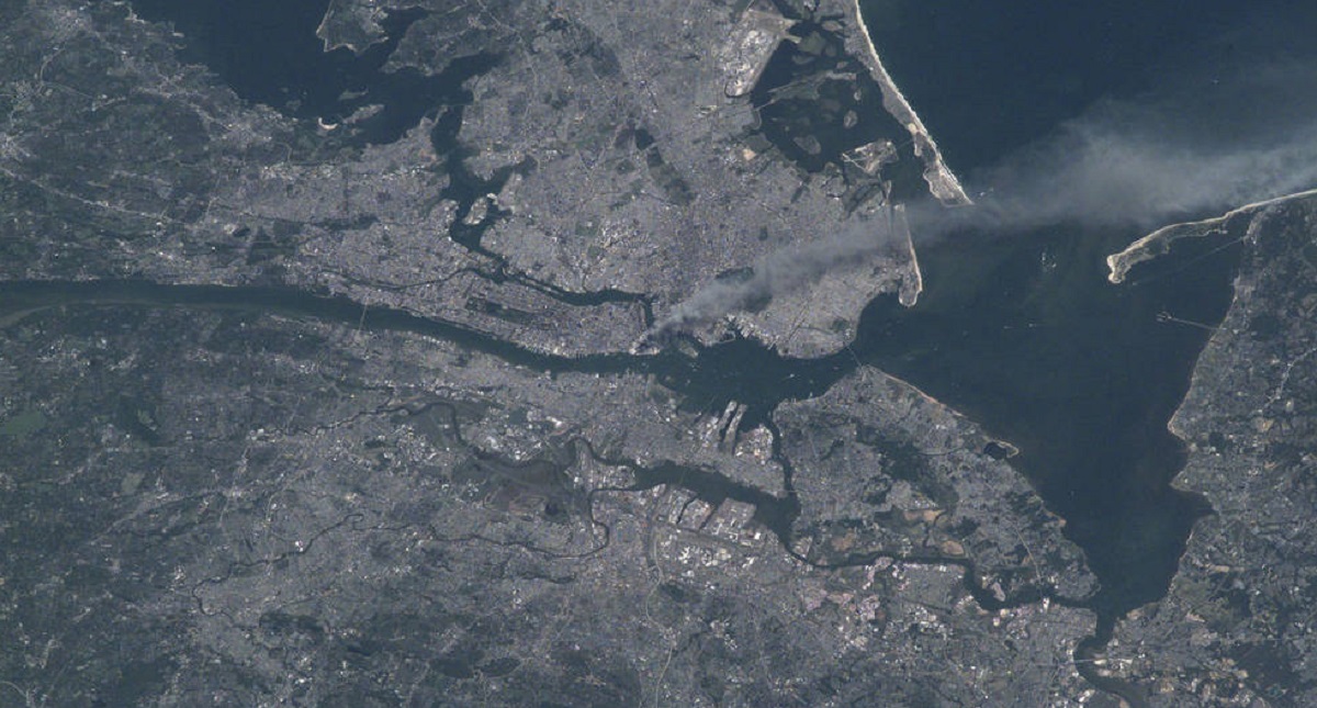 Así se vio desde el espacio el atentado del 11-S