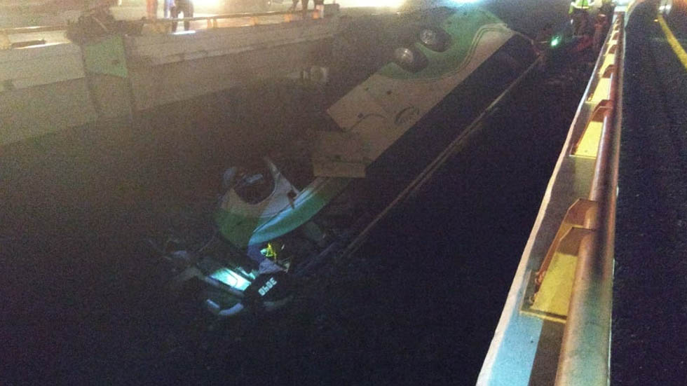 Caída de autobús en autopista Guadalajara-Morelia deja 28 lesionados