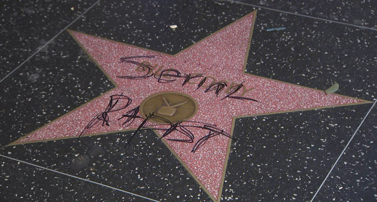 Vandalizan estrella de Bill Cosby en el Paseo de la Fama de Hollywood - bill-cosby