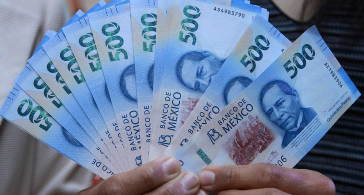 Detienen a hombre con billetes falsos de 500 en Monterrey