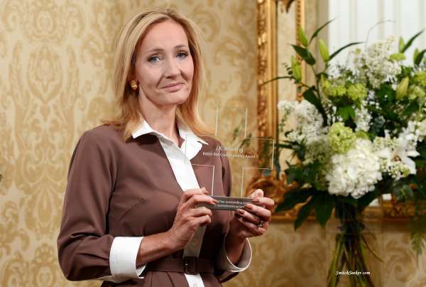 Fun facts sobre J. K. Rowling - british-red-cross-humanity-award