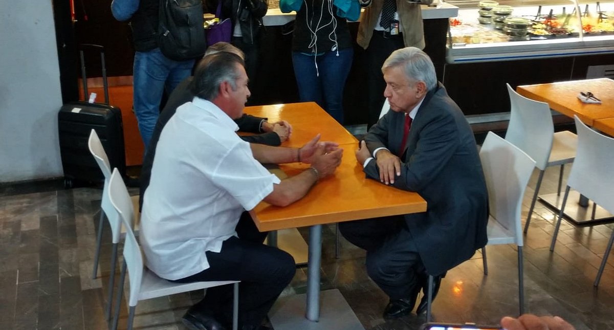“Bronco” da la bienvenida a Monterrey a AMLO “Bronco” da la bienvenida a Monterrey a AMLO