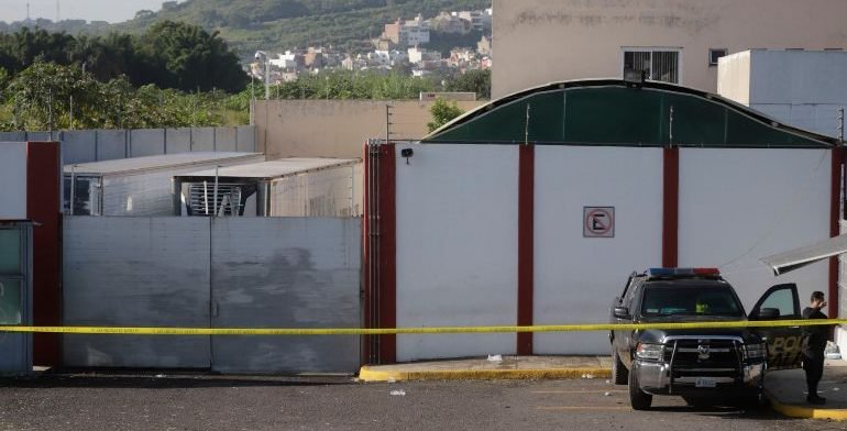 Suman 43 cuerpos inhumados en Jalisco - cadaveres-jalisco