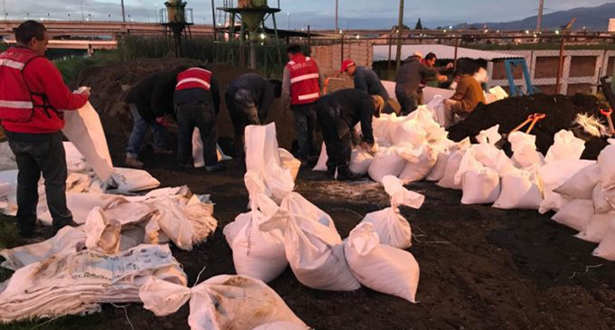 Laboran 500 servidores públicos sin descanso por desborde del Río Lerma