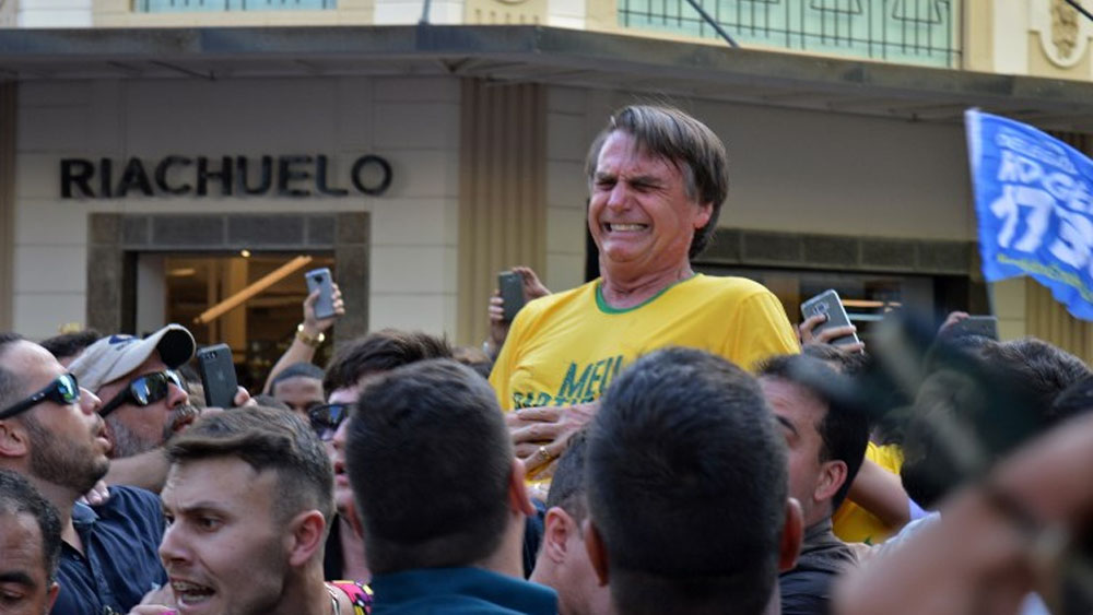 Candidato apuñalado en Brasil podría ganar la presidencia