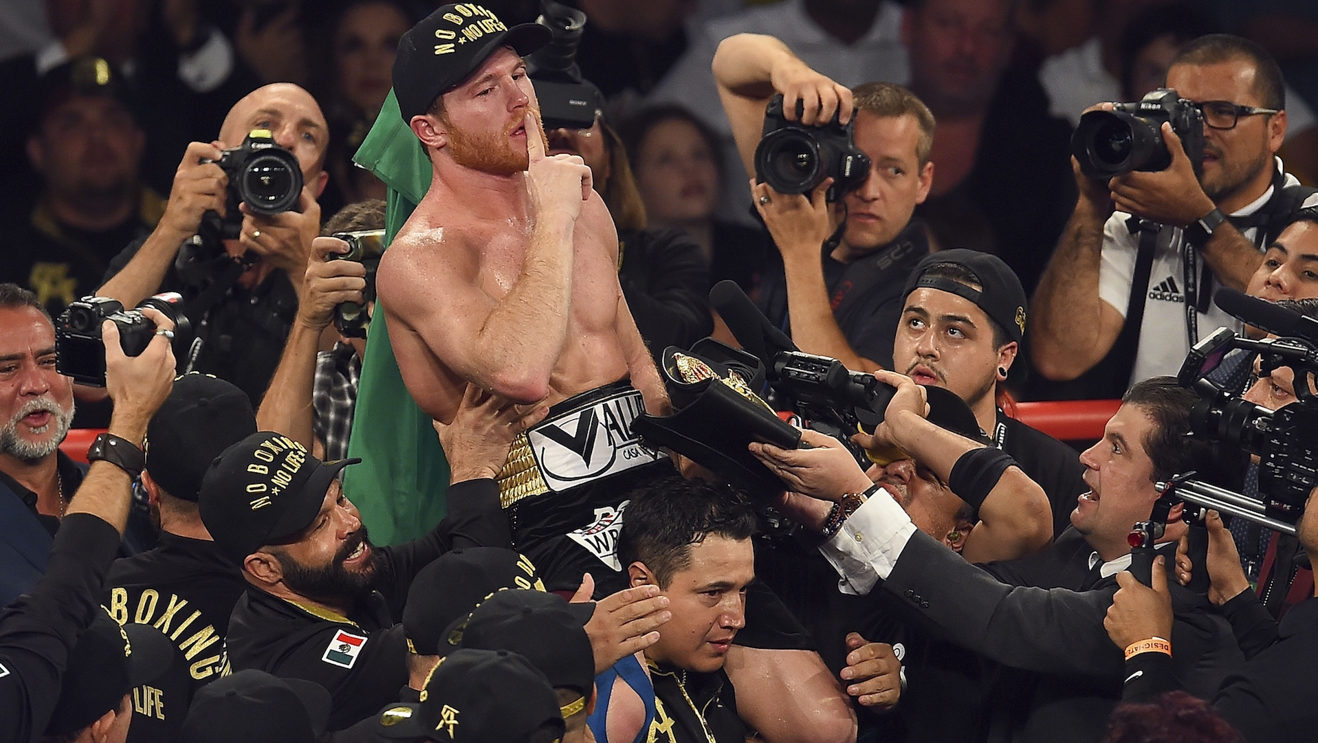 Canelo Álvarez espera volver al cuadrilátero en diciembre - canelo-campeon-peso-mediano