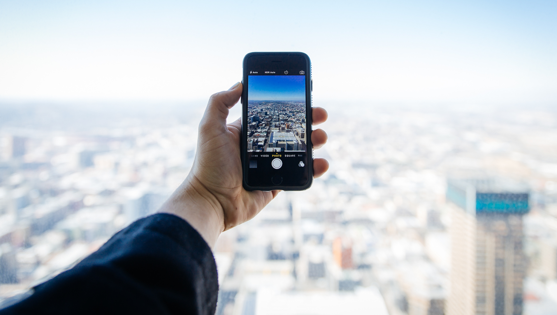 Preocupa a los mexicanos quedarse sin celular durante un viaje