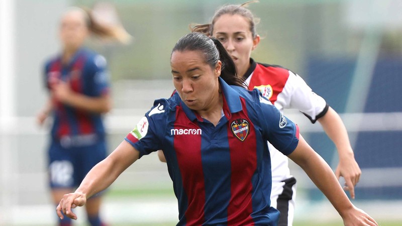 Charlyn Corral y el Levante inician temporada con triunfo - charlyn-corral