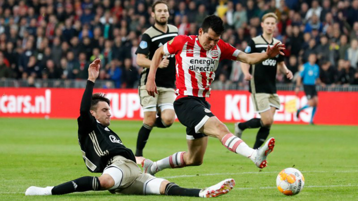 Chucky Lozano anota en partido contra el Ajax