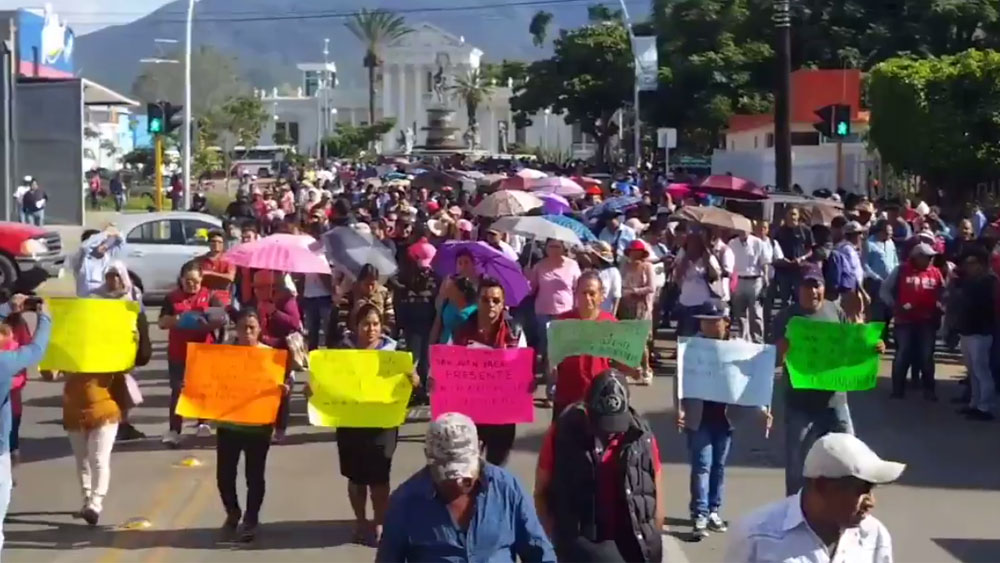 CNTE inicia semana con protesta en Oaxaca