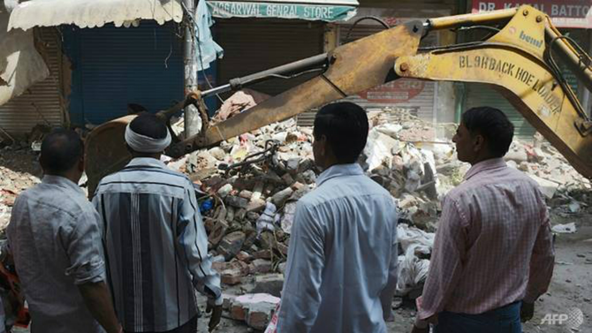 Derrumbe de edificio en India deja al menos cinco muertos