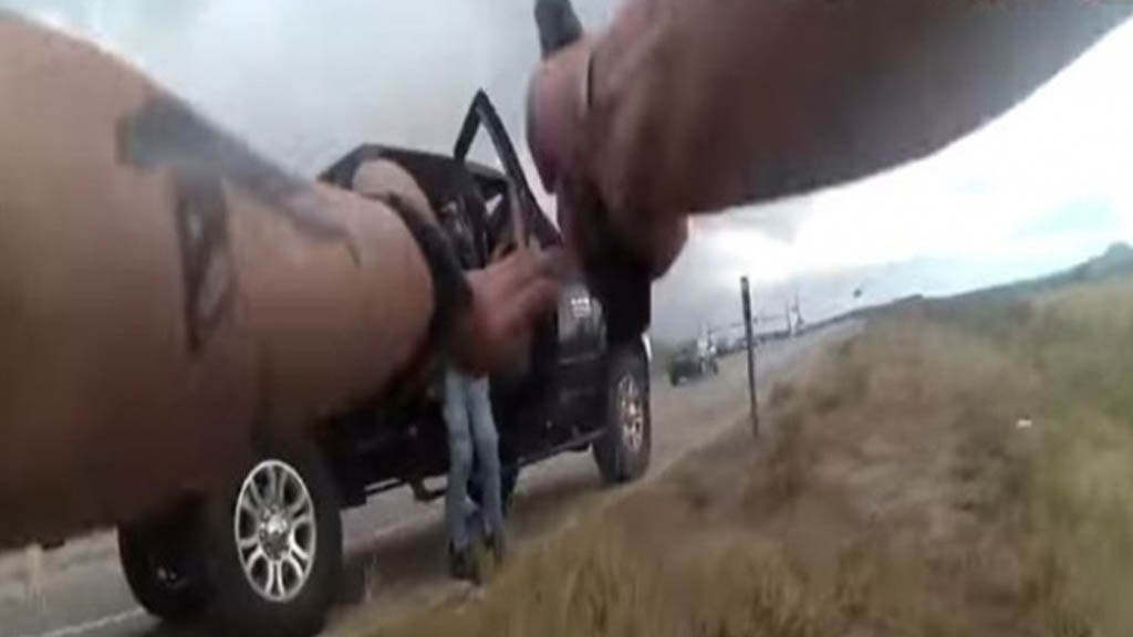 #Video Abaten a hombre que amenazó a policías con pistola en Colorado