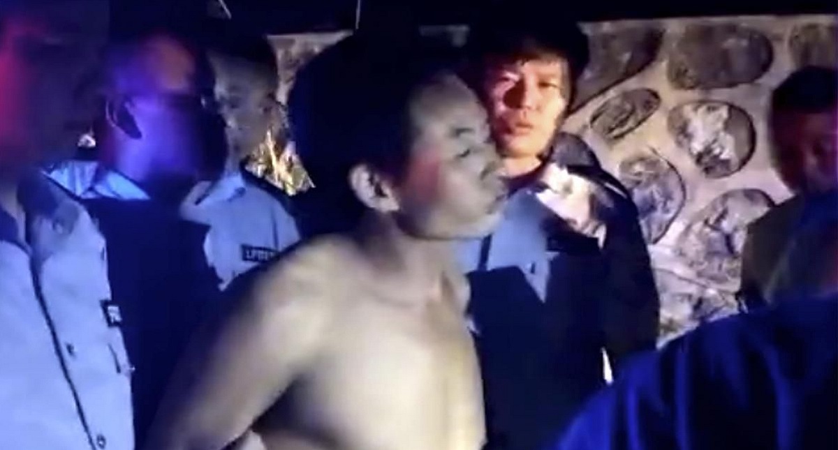 #Video Conductor atropella a multitud en plaza de China