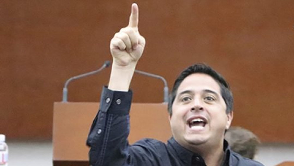 Con tu sangre me voy a pintar los cachetes: diputado de SLP a activista