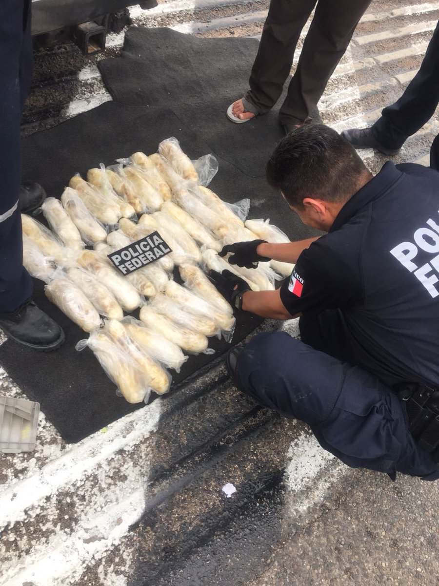 Federales hallan droga escondida en llantas de camioneta en Sinaloa - cristal-metanfetamina-llanta-culiacanlos-mochis-2