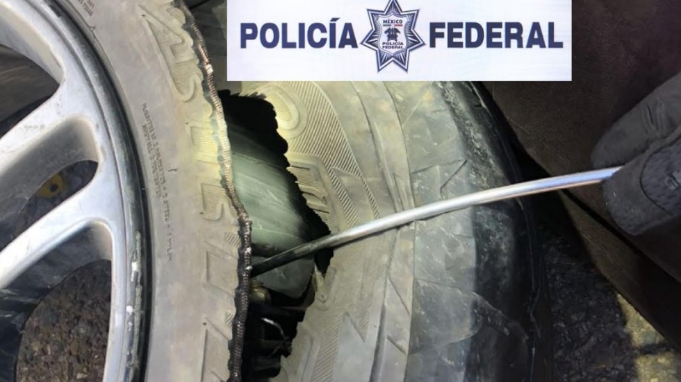 Federales hallan droga escondida en llantas de camioneta en Sinaloa