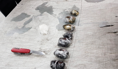 Frustran envío de crystal dentro de zapatillas en Aeropuerto de Querétaro - crystal-en-zapatillas-aeropuerto-de-queretaro