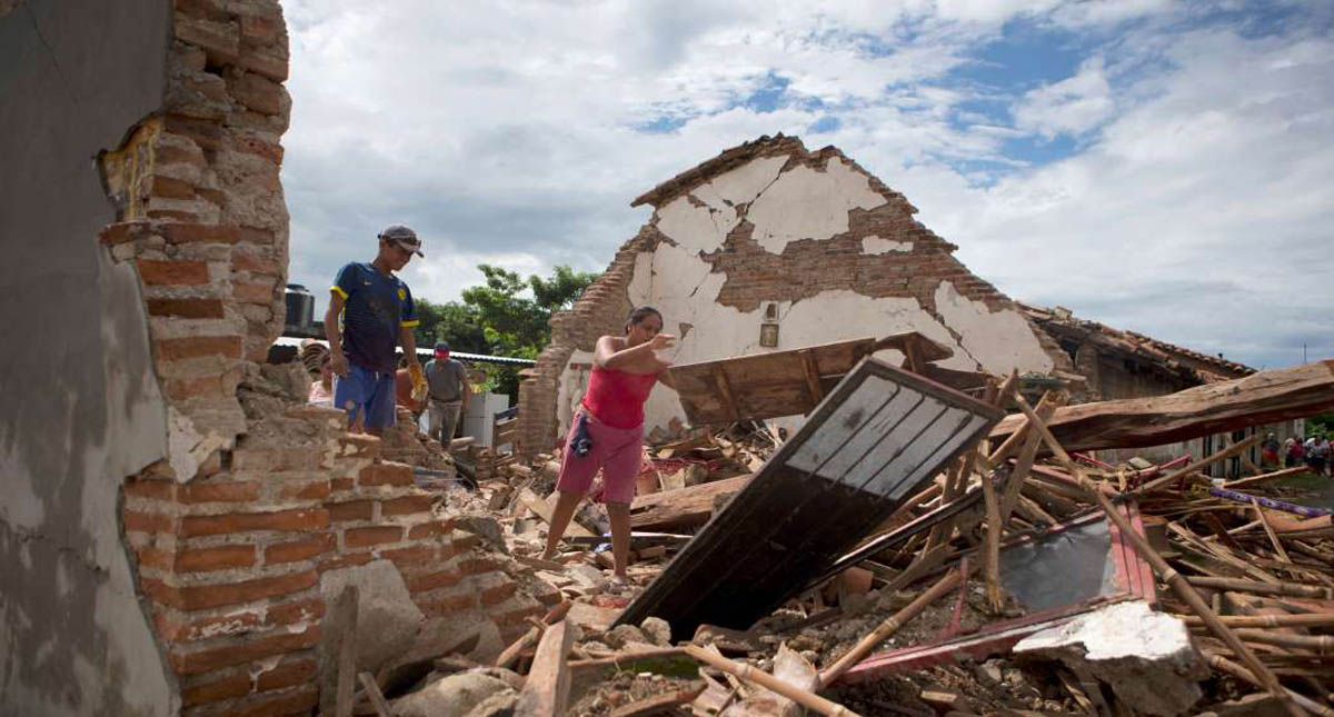 Reconstrucción por sismos va al 46.9 por ciento - danos-por-sismo