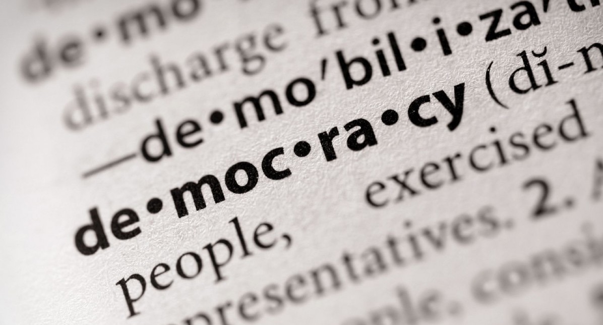 La democracia, sometida a una presión que la debilita: Zovatto La democracia, sometida a una presión que la debilita: Zovatto