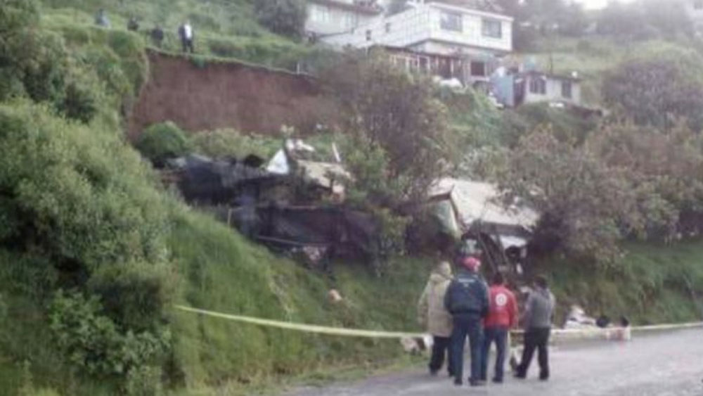 Derrumbe por lluvias deja dos muertos en el Estado de México