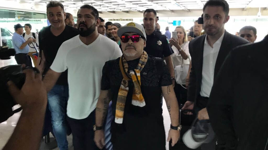 Detienen a Maradona en Argentina Detienen a Maradona en Argentina
